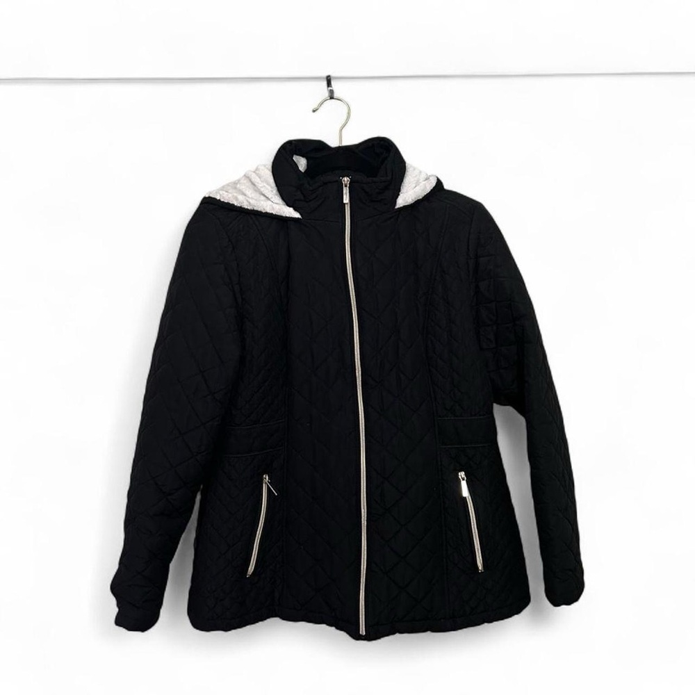 Women's Big Quilted Black Puffer Jacket With Hood And Faux Fur Size Large‎